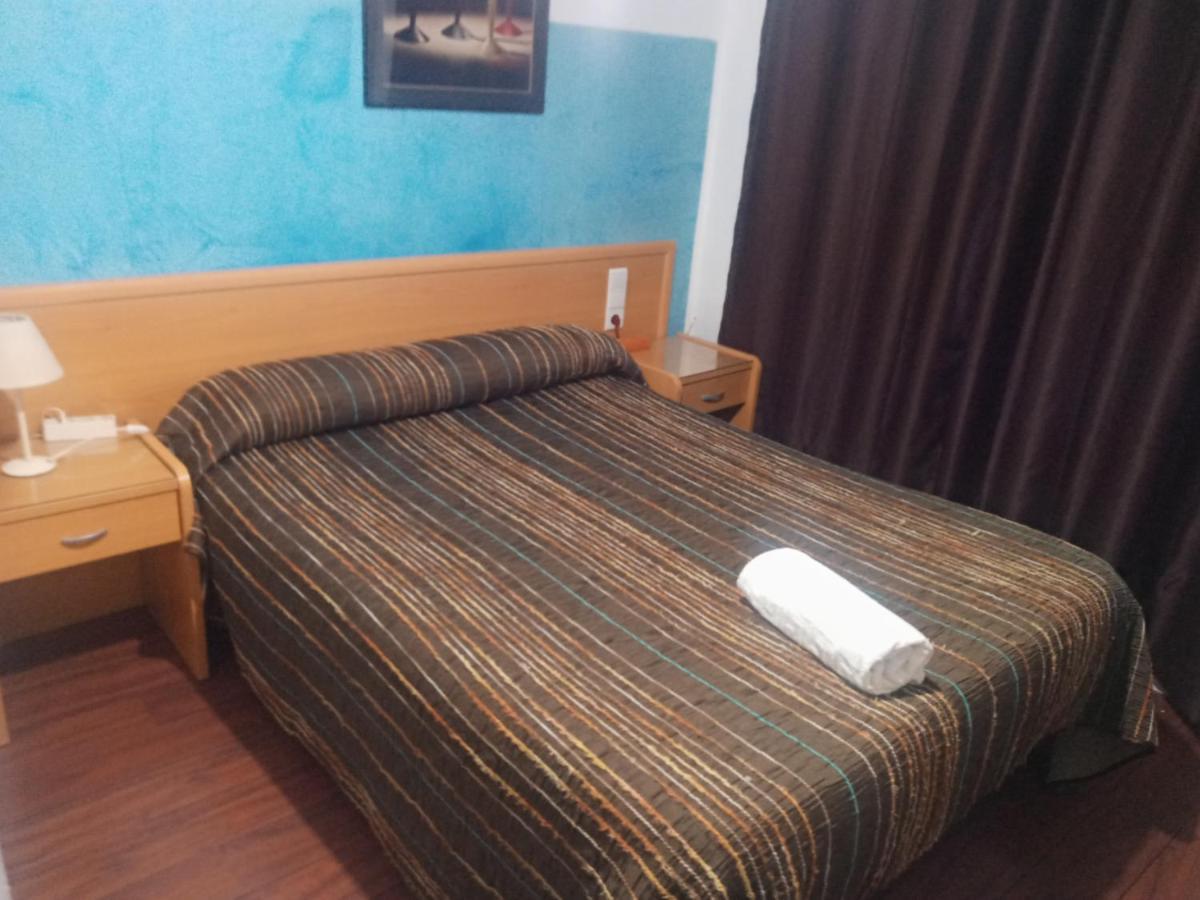 Pension Iglesias Сарагоса Экстерьер фото