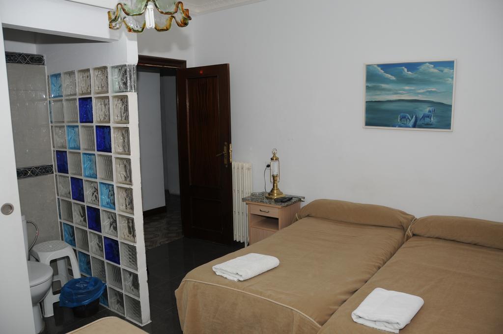 Pension Iglesias Сарагоса Экстерьер фото