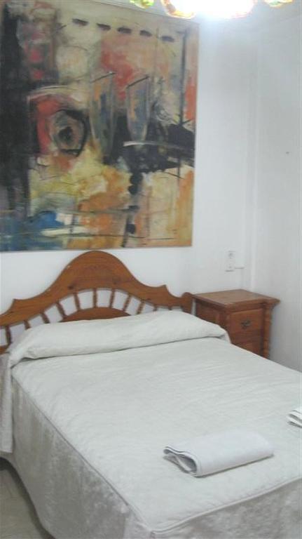 Pension Iglesias Сарагоса Номер фото