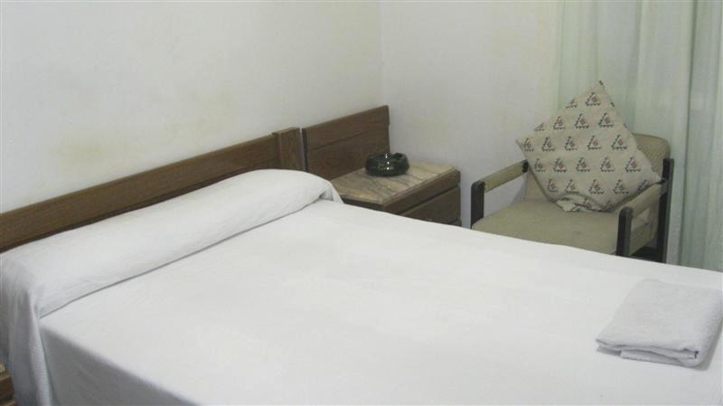 Pension Iglesias Сарагоса Номер фото