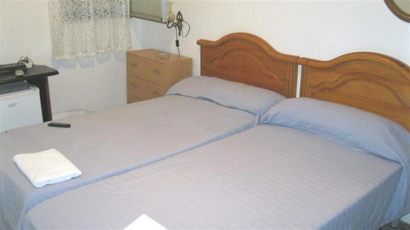 Pension Iglesias Сарагоса Номер фото